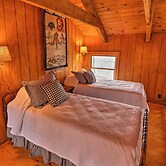 Cozy Cumberland Mountain Cabin w/ Stunning Views!