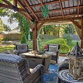 Charming Florence Getaway w/ Fireplace & Grill!