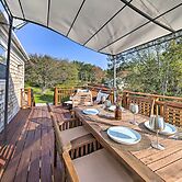 Boothbay Apt w/ Furnished Deck ~ 1 Mi to Bay