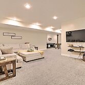 Chic Williamstown Retreat With Pool & Hot Tub!