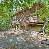 Bright Davis Escape w/ Screened-in Porch!