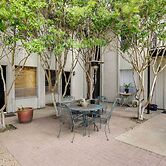 Walkable Dallas Vacation Rental w/ Community Pool!