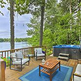 Lakefront Plymouth Cottage w/ Private Hot Tub