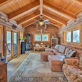 Life on Easy Street w/ Hot Tub: 7 Mi to Dwtn!