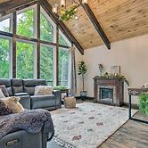 Pet-friendly Delta Cabin w/ Private Hot Tub!