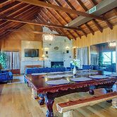 'ledge Lodge' Burkesville Getaway: Pool & Views!