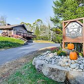 Newcomb Retreat w/ Mountain Views & Fire Pit!