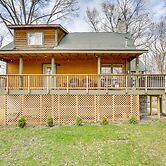 Spacious Buckeye Lake Home w/ Hot Tub & Fire Pit!