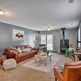 Peaceful Cottage ~ 8 Mi to Downtown Toledo!