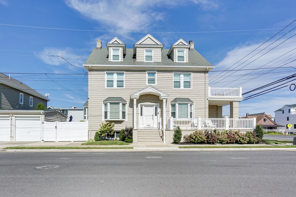 Steps to Boardwalk: Group Getaway in Ventnor City