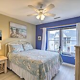 Coastal Home w/ Community Pool < 2 Miles to Beach!