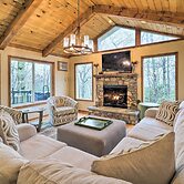 Pool & Lake Access: Idyllic Cottage in Newland