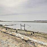 Coastal Waterford Getaway, Steps to the Water!