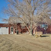 Charming 'corral Creek Ranch House' in Circle