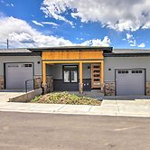 Modern Bozeman Family Townhome w/ Hot Tub!