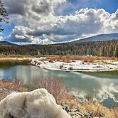 Private 'yaak River Hideaway' w/ Deck & Mtn Views!