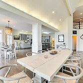 Spacious Lakefront Kentucky Home Rental!