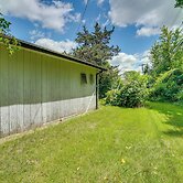 Westland Home w/ Yard ~ 20 Mi to Downtown Detroit!