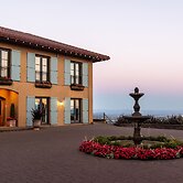 Black Walnut Inn & Vineyard