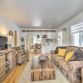 Beautiful Thermopolis Home w/ Private Yard & Grill