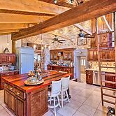 7-acre Stone Manor w/ Pool + Hot Tub Built in 1787