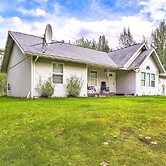 Charming Wasilla Retreat: Walk to Lake Lalen!