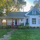Countryside Cottage w/ Large Yard Near Topeka