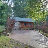 Cozy Goode Cabin w/ Deck ~ 17 Mi to Lynchburg