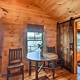 Lakefront Cottage: Boat Dock, Patio & Kayaks!