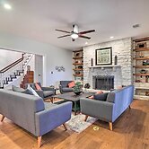 Modern Lakehouse w/ Stunning Views & Hot Tub!