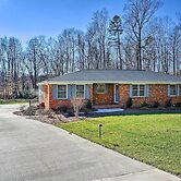 Ranch-style Home 7 Mi to Downtown Greensboro!