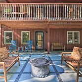 Game Room + Fire Pit: Weaverville Family Home!