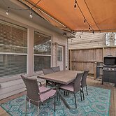 2,500 Sq Ft Townhome - Walk to Central River Oaks!