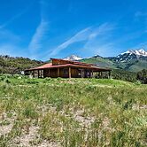 5-acre Moab Studio w/ BBQ & Stunning Mtn Views