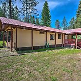 Cute Donnelly Cabin in the Woods w/ Fire Pit!