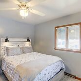 Cozy Wisconsin Abode: Walk to Lake Michigan!