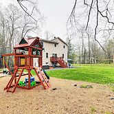 Near Tobyhanna State Park: Home w/ Hot Tub!