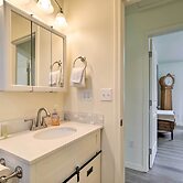 Winchester Bay Apt Near Dunes & State Parks!