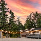 Eureka Tiny Home w/ Hot Tub & Community Beach!