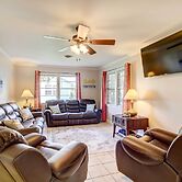 Coastal Long Beach Rental w/ Patio, Walk to Beach!