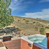 Exquisite Log Home With Lander Valley Views!