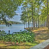 Lakefront Townhome w/ View in Hot Springs Village!