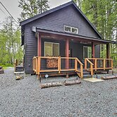Modern Hideaway: Fire Pit, 5 Mi to Mt Rainier