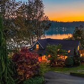 'the Hammersley' Luxury Waterfront Estate!