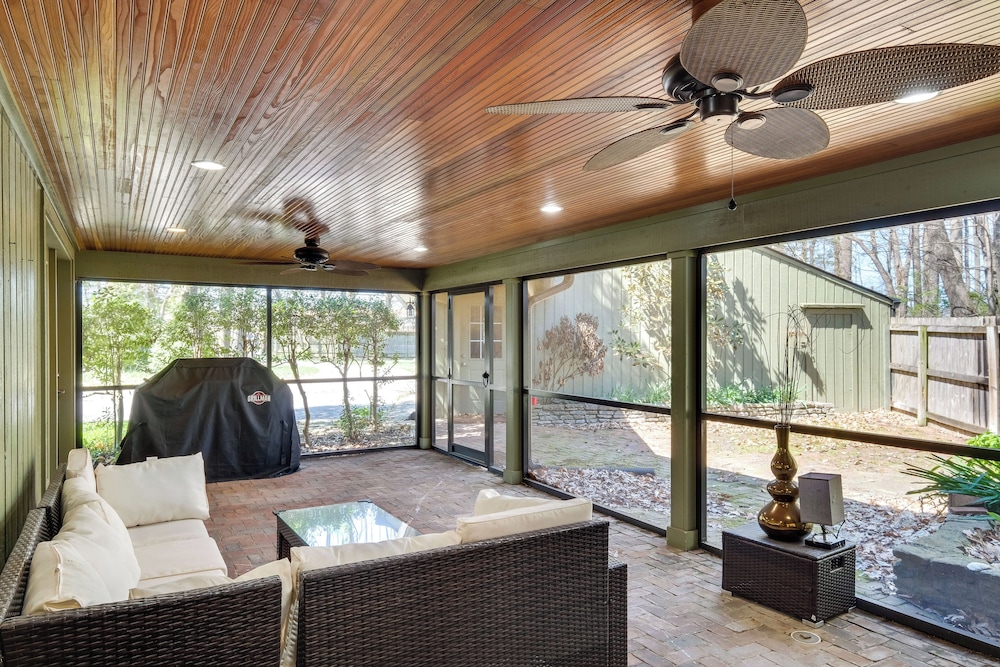 Spacious Prospect Cottage w/ Deck & Scenic Views