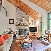 Relaxing Eagle Rock Resort Home - 1 Block to Lake!