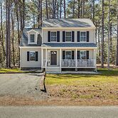 Pet-friendly Home: Spacious Yard + Community Perks