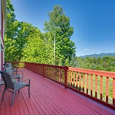 Architect-designed Franconia Home: Hot Tub & Views