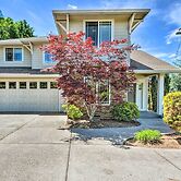 Charming Medford Getaway ~ 4 Miles to Downtown!