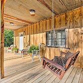 Updated Cabin w/ Porch, Mins to Cossatot River